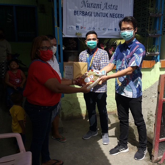 Astra Financial bagikan 50 Paket Sembako di Kelurahan Yobe