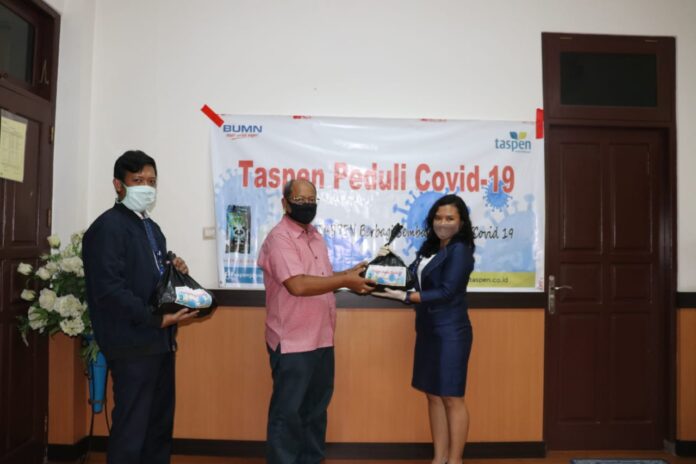 Taspen bagikan 250 Paket Sembako kepada ASN, Pensiunan dan Warga Sekitar