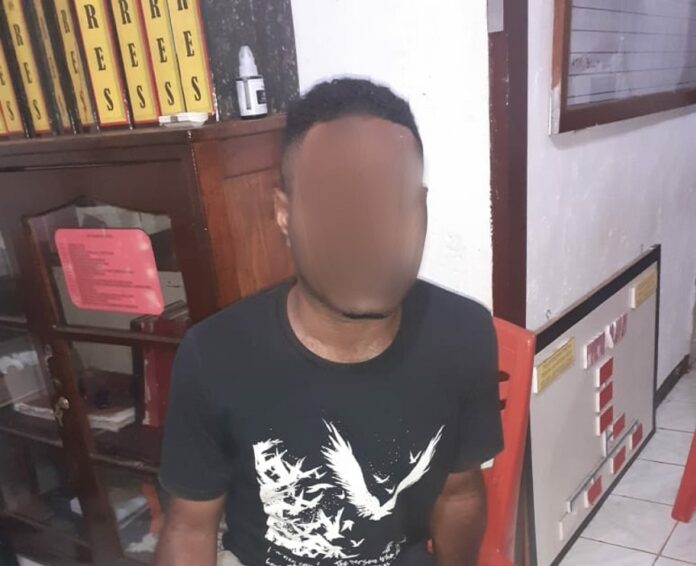 Dipopor Senjata, Gadis Ini Penjarakan Sang Mantan