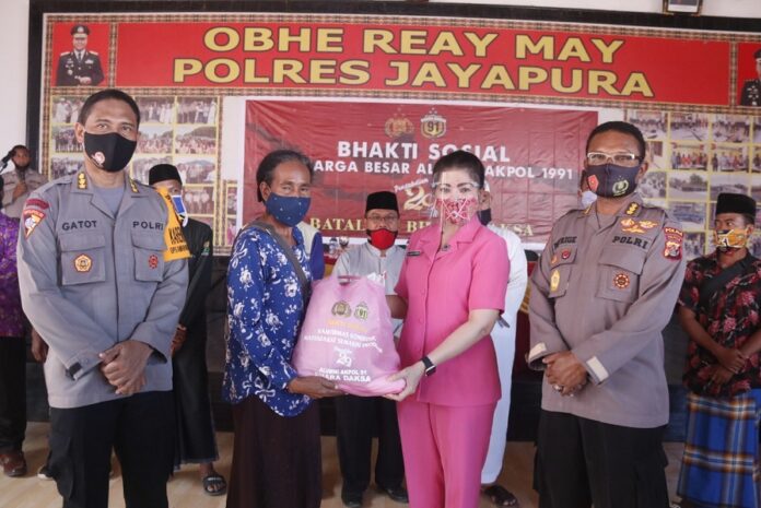 HUT ke-29, Alumni Akpol 1991 Papua Santuni Warga Terdampak Corona