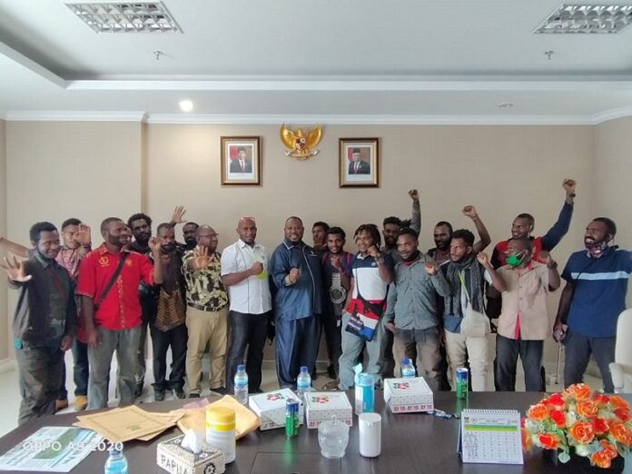 Mahasiswa Minta Asosiasi Bupati Meepago Buka Akses Transportasi