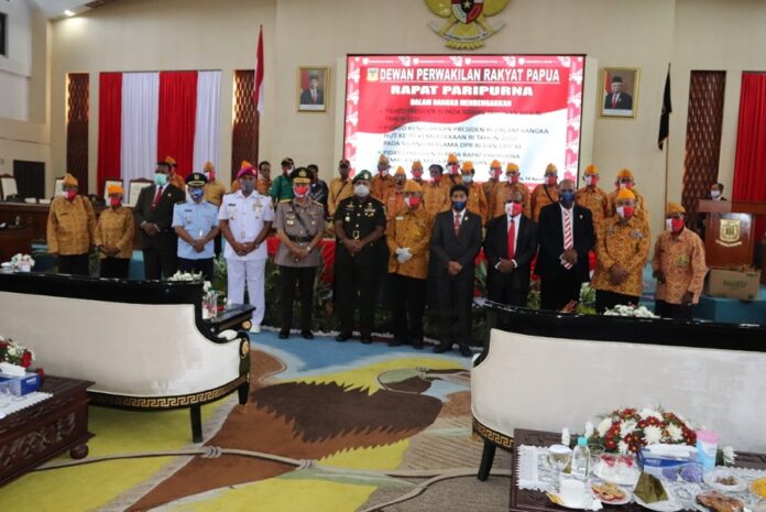 30 Veteran Hadiri Sidang Paripurna DPR Papua