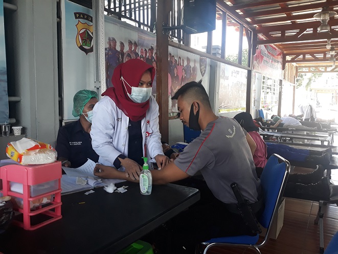 100 Kantong Darah Disumbangkan ke PMI dalam HUT Polair