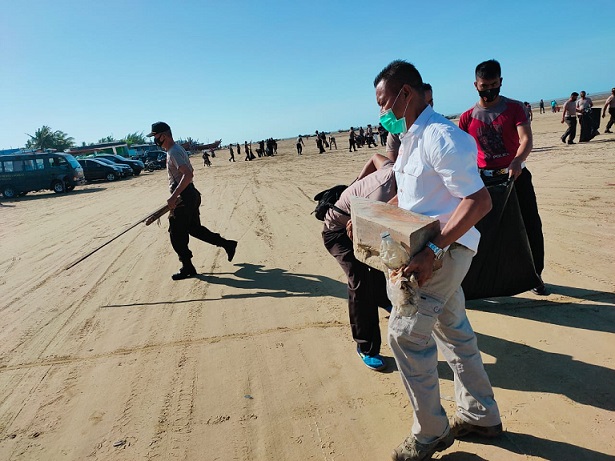 50 Kantong Sampah Berhasil Terkumpul