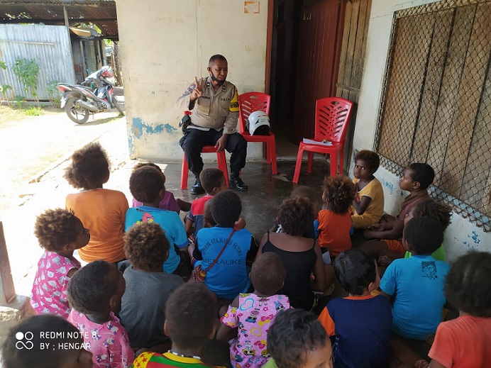 Polsek Merauke Kota Gencar Laksanakan Program Mengajar