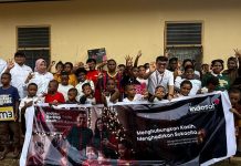 Indosat Berbagi Kasih, Sebar Kehangatan Natal Panti Asuhan Pembawa Terang Jayapura
