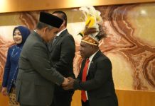 Mesakh Mirin Dilantik Jadi Anggota MPR RI, Komitmen Kawal Aspirasi Papua Pegunungan
